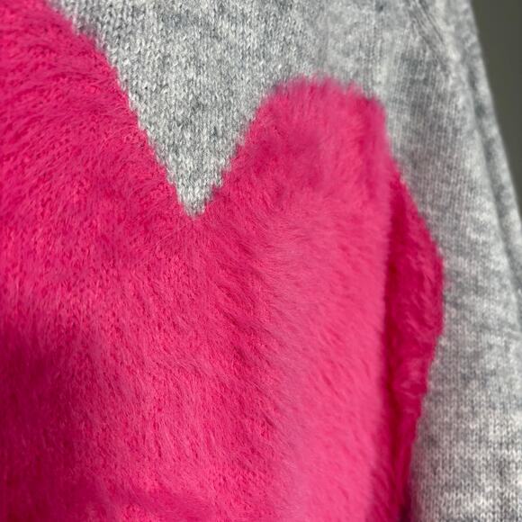 Old Navy Women's Gray Fuzzy Pink Heart Oversized Sweater - Size XL - Cozycore - Picture 3 of 7